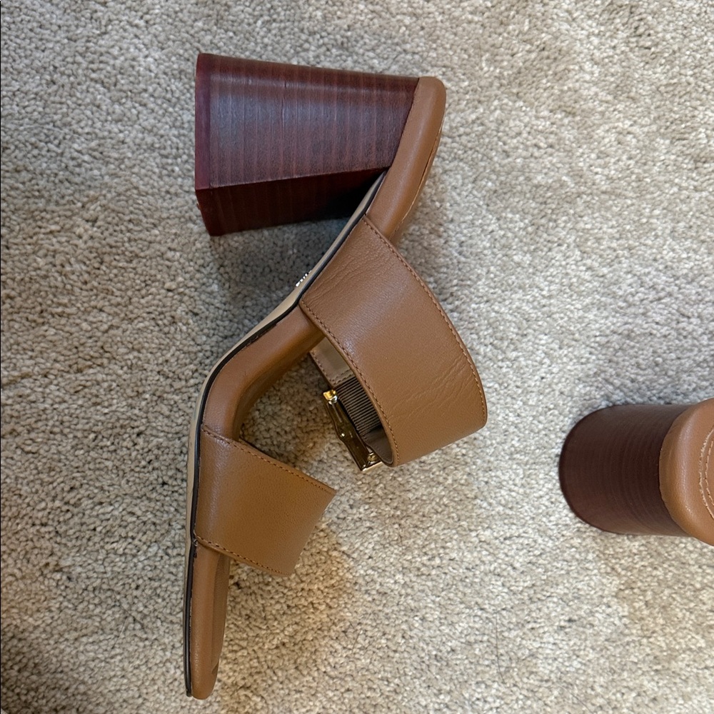 White House Black Market Tan Leather Mules - Picture 4 of 5